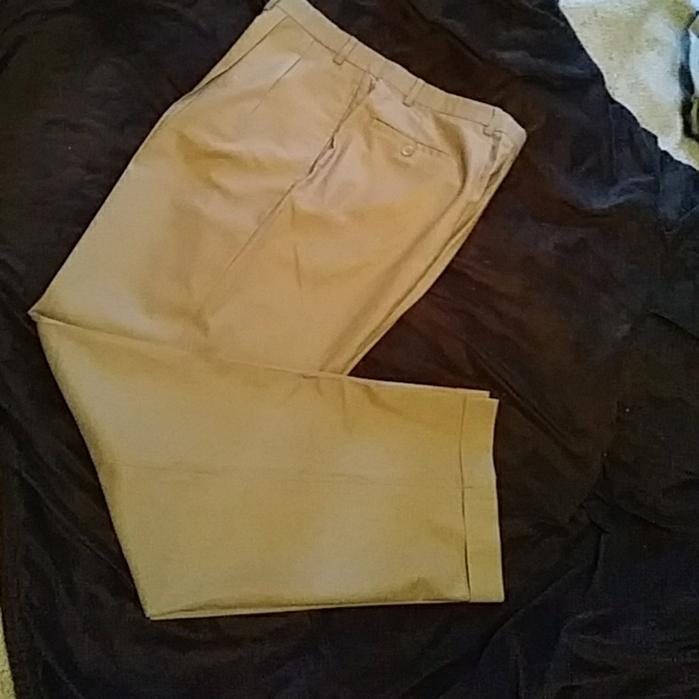 Lauren Ralph Lauren Total Comfort 38x32 khaki pant